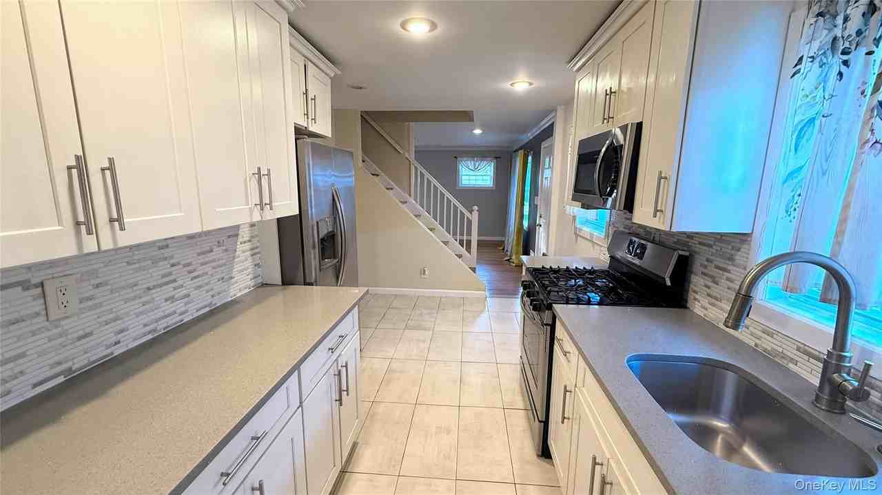 212 Ethel St - Photo 3 of 16