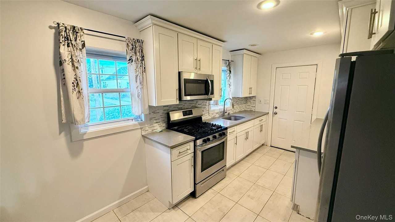 212 Ethel St - Photo 4 of 16