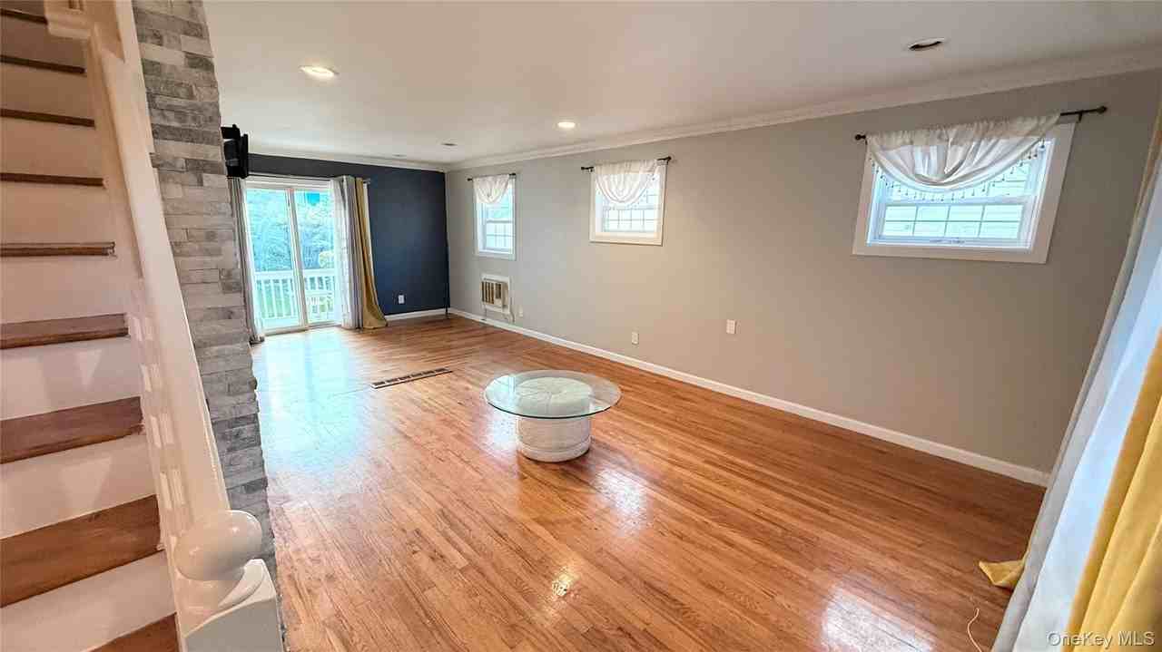 212 Ethel St - Photo 5 of 16