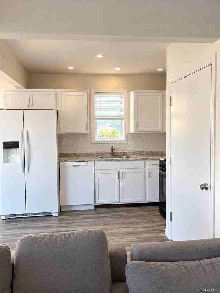 864 S Walnut St - Photo 4 of 8