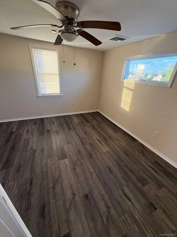 864 S Walnut St - Photo 7 of 8