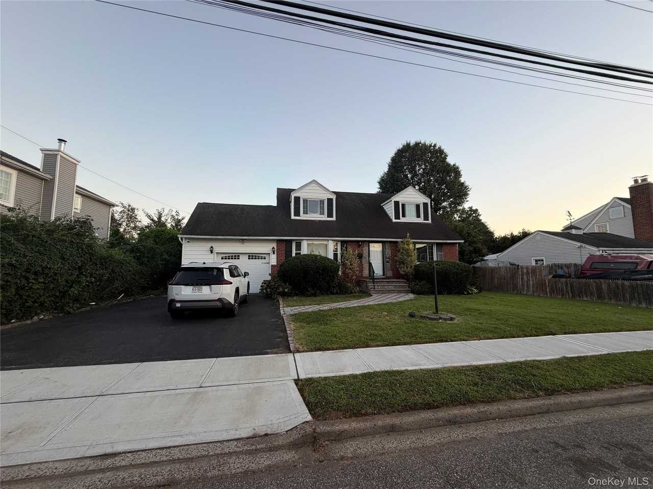 18 Alexander Ave