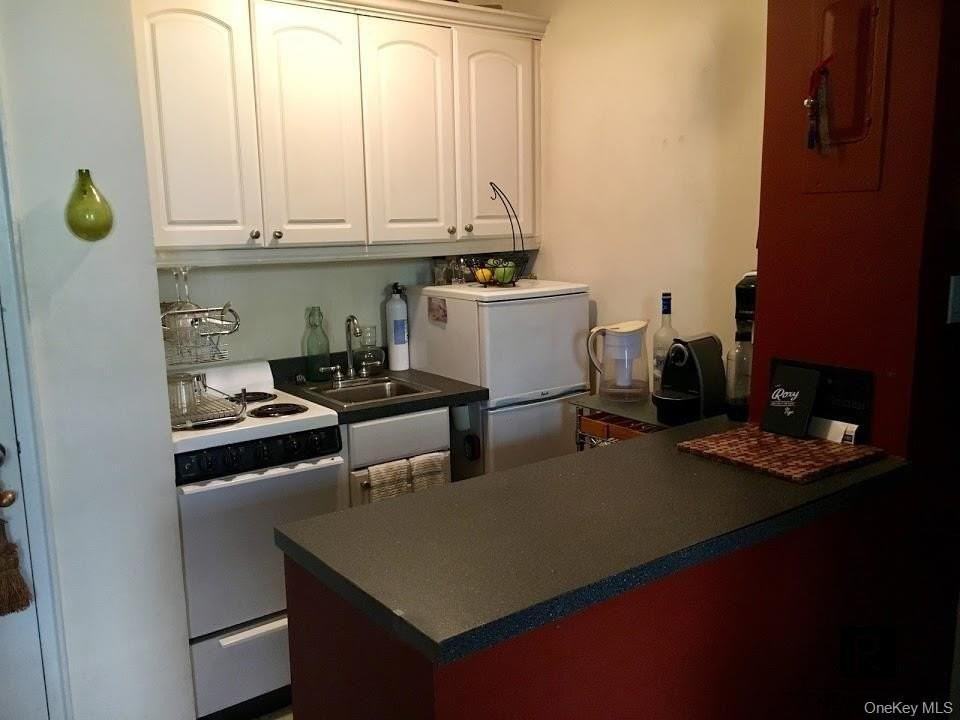 420 W 46th St #C3 - Photo 7 of 8