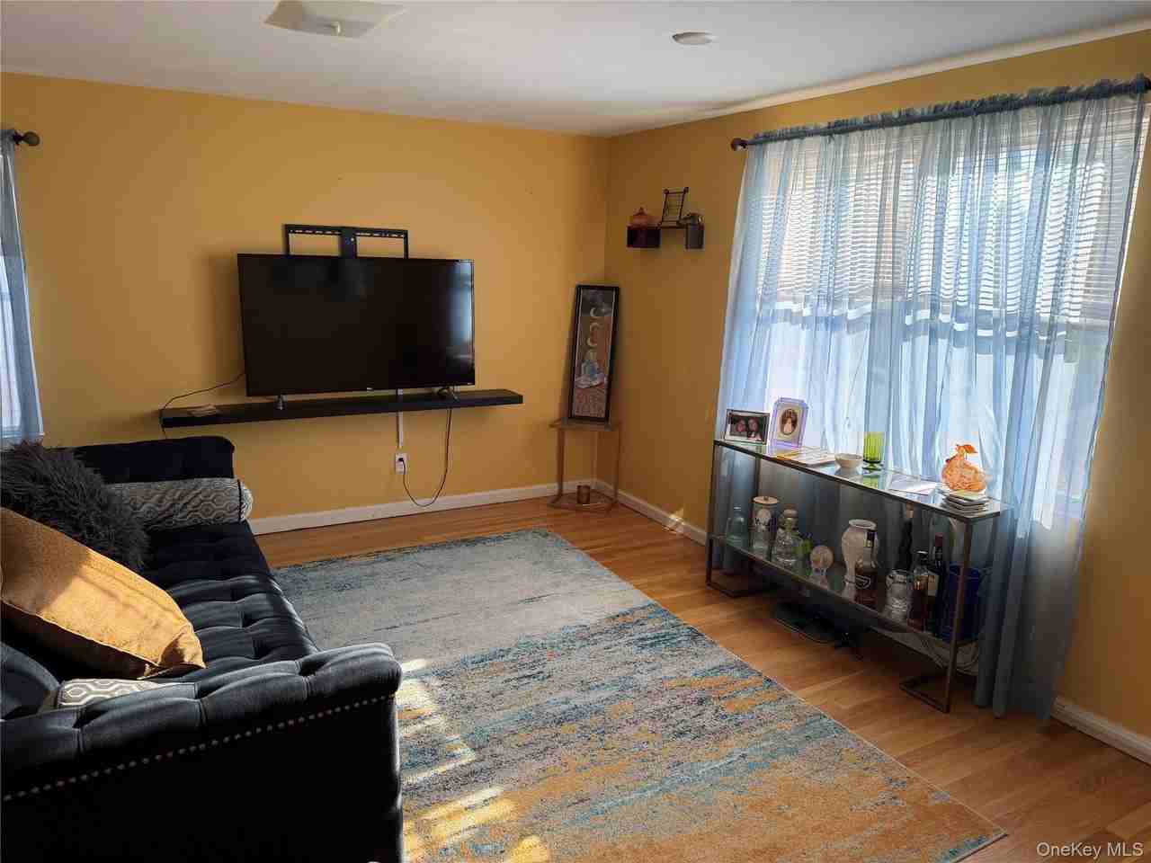 222 Colonial Ave #2ndFL - Photo 4 of 18