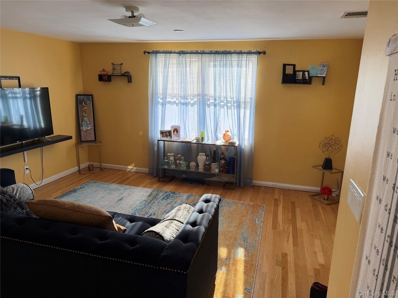 222 Colonial Ave #2ndFL - Photo 5 of 18