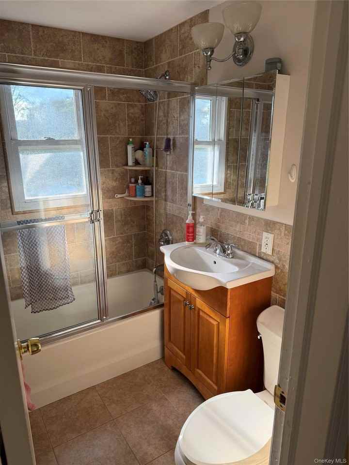 222 Colonial Ave #2ndFL - Photo 6 of 18