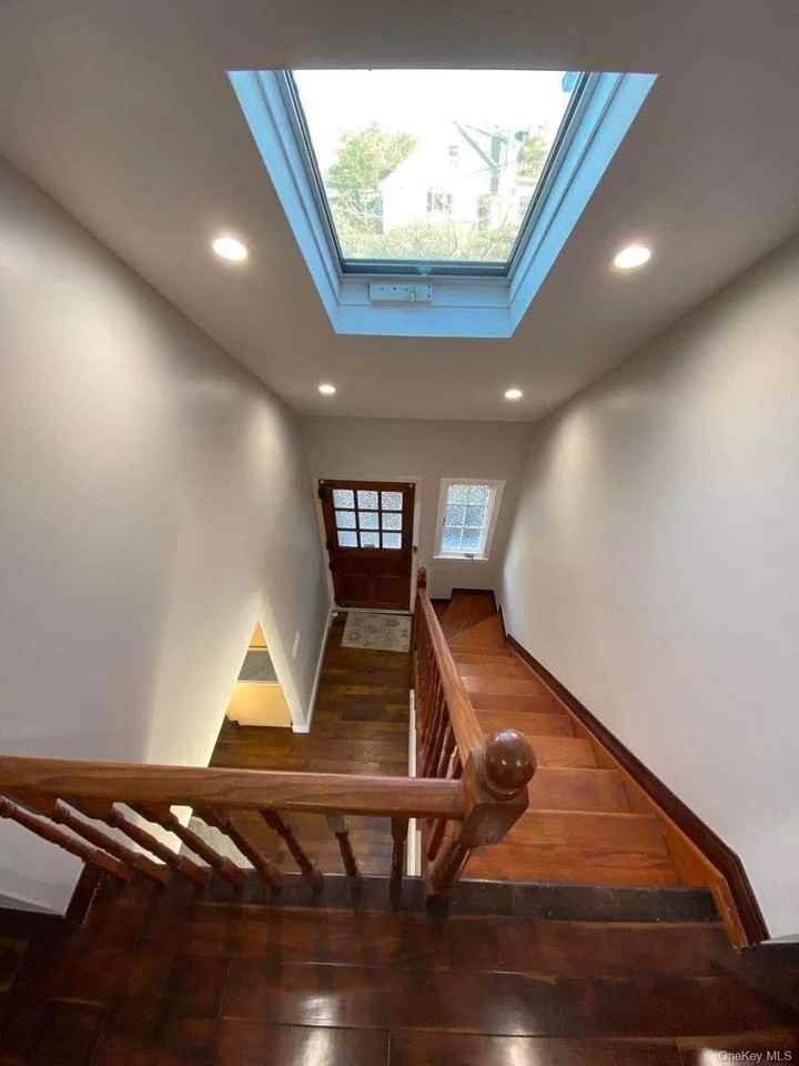 1 Farragut Pl - Photo 3 of 20