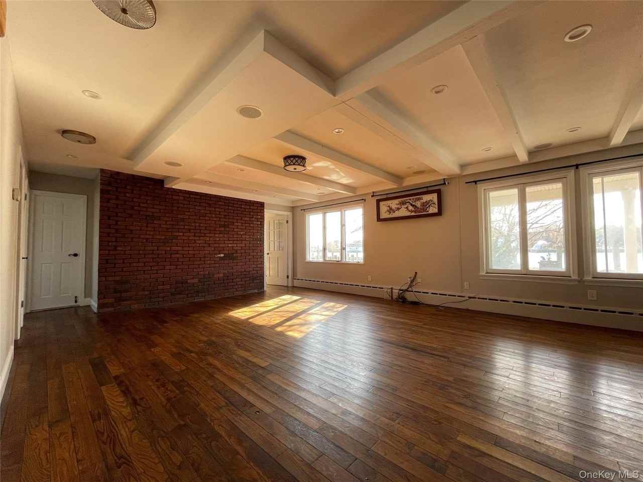1 Farragut Pl - Photo 5 of 20