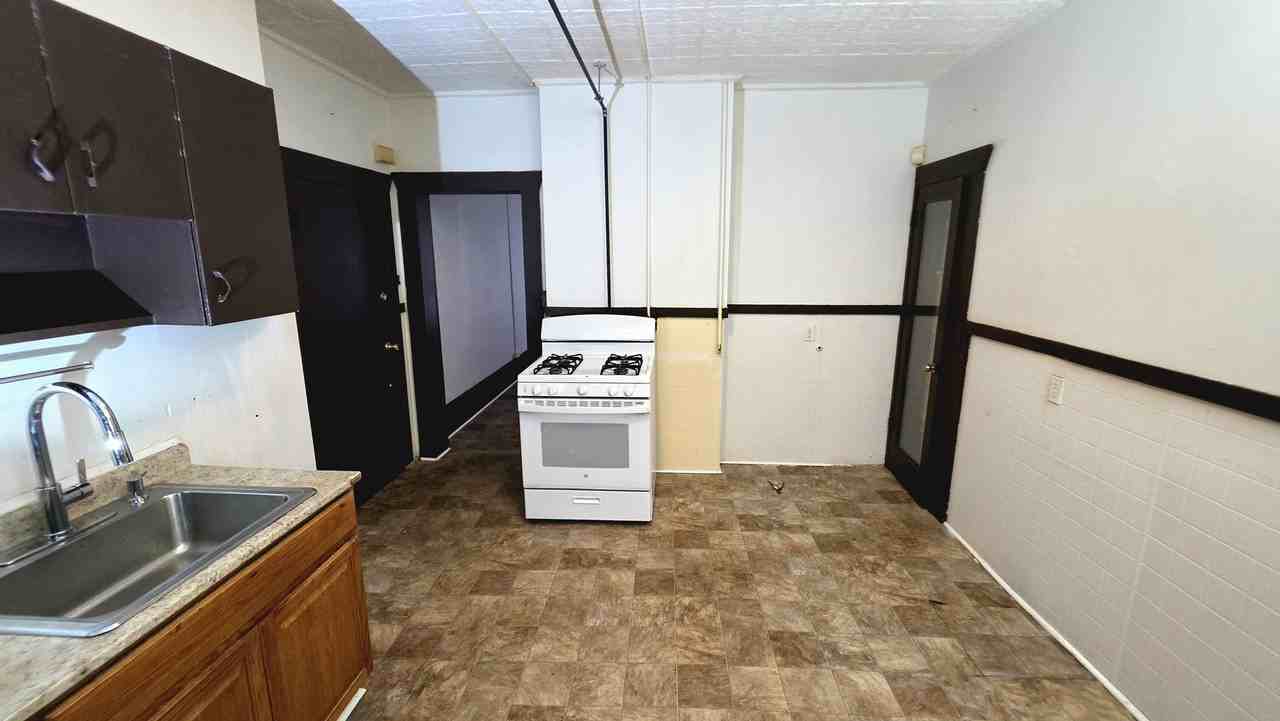 650 High St #1L - Photo 2 of 13
