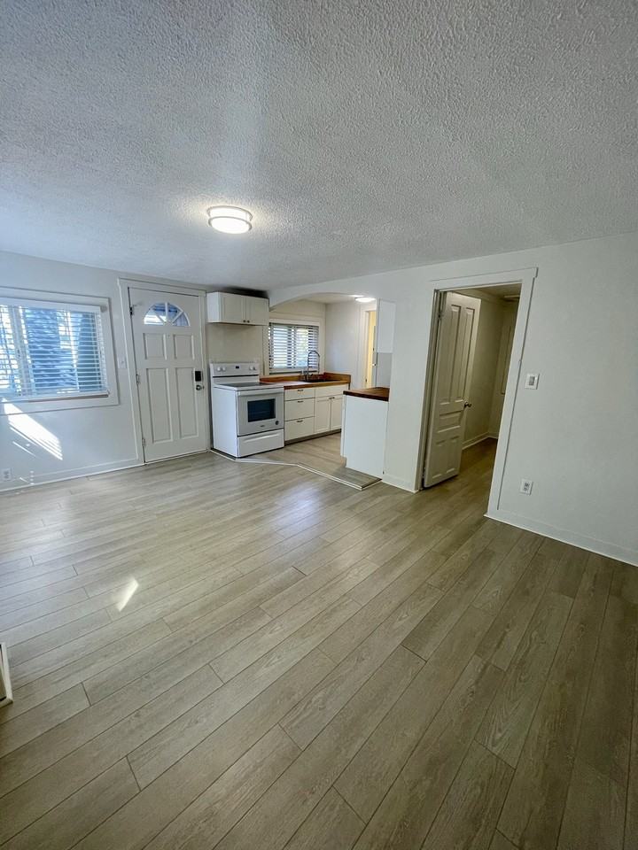 11291 E Shore Dr #11291 - Photo 2 of 25