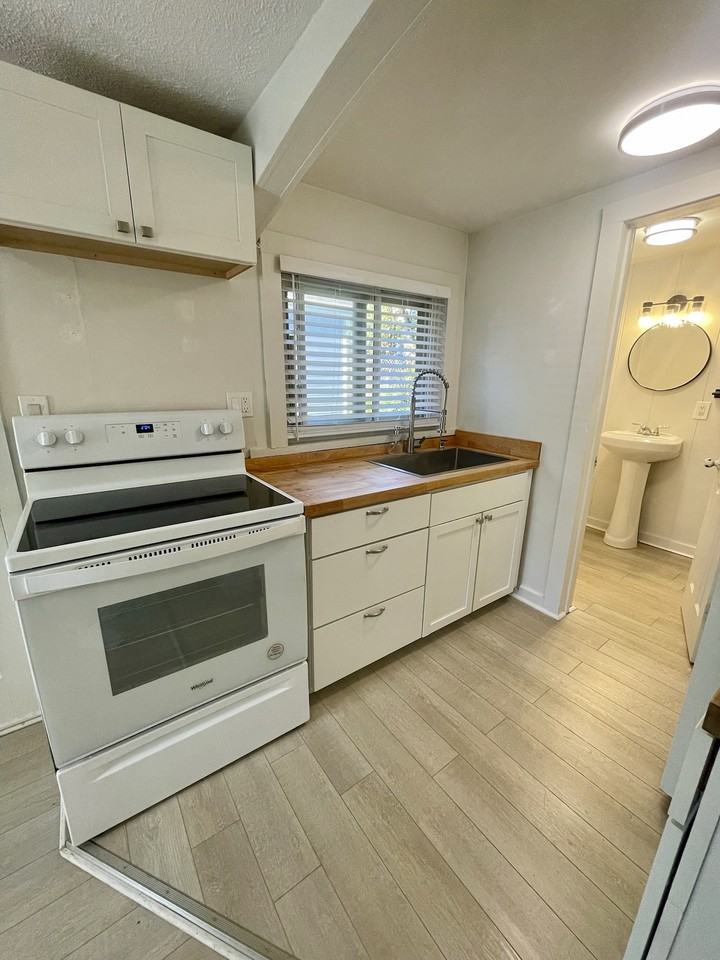 11291 E Shore Dr #11291 - Photo 5 of 25