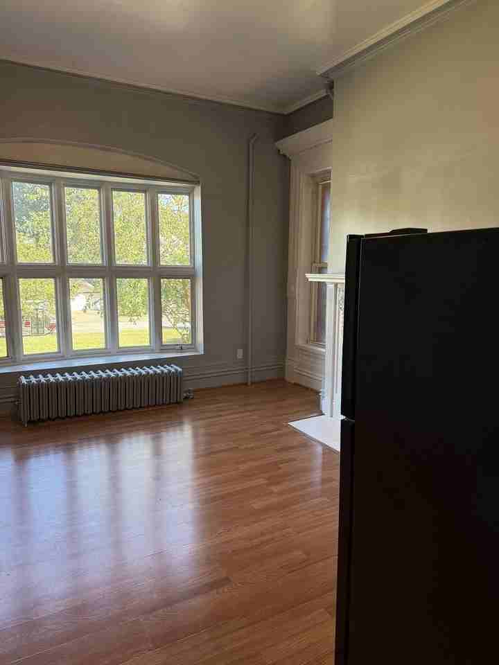 306 W Elm St #2 - Photo 2 of 8