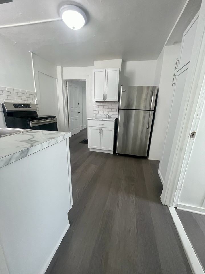 106 S Hamilton St #2 - Photo 5 of 16