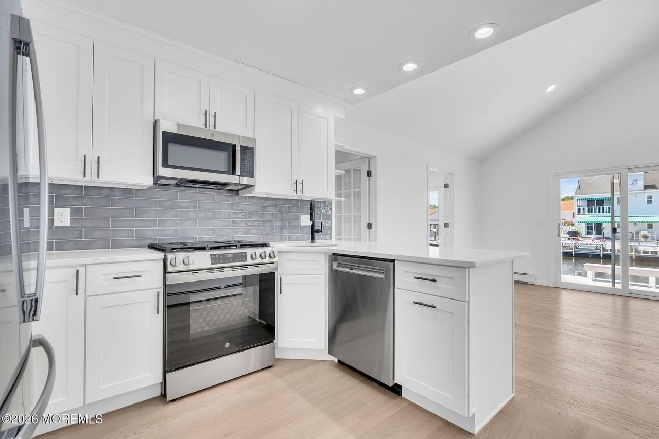 90 Spinnaker Ct - Photo 6 of 24