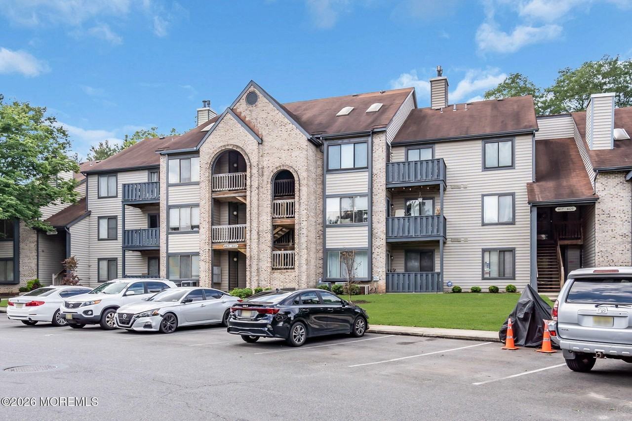 4403 Aberdeen Dr #B - Photo 4 of 50