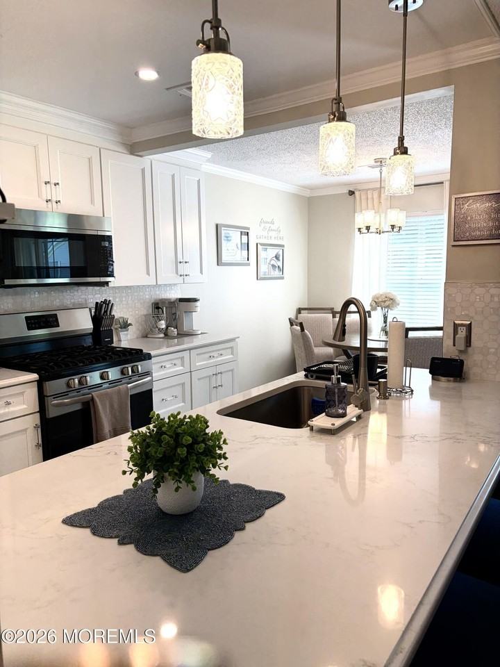 2111 Waters Edge Dr #2111 - Photo 4 of 28