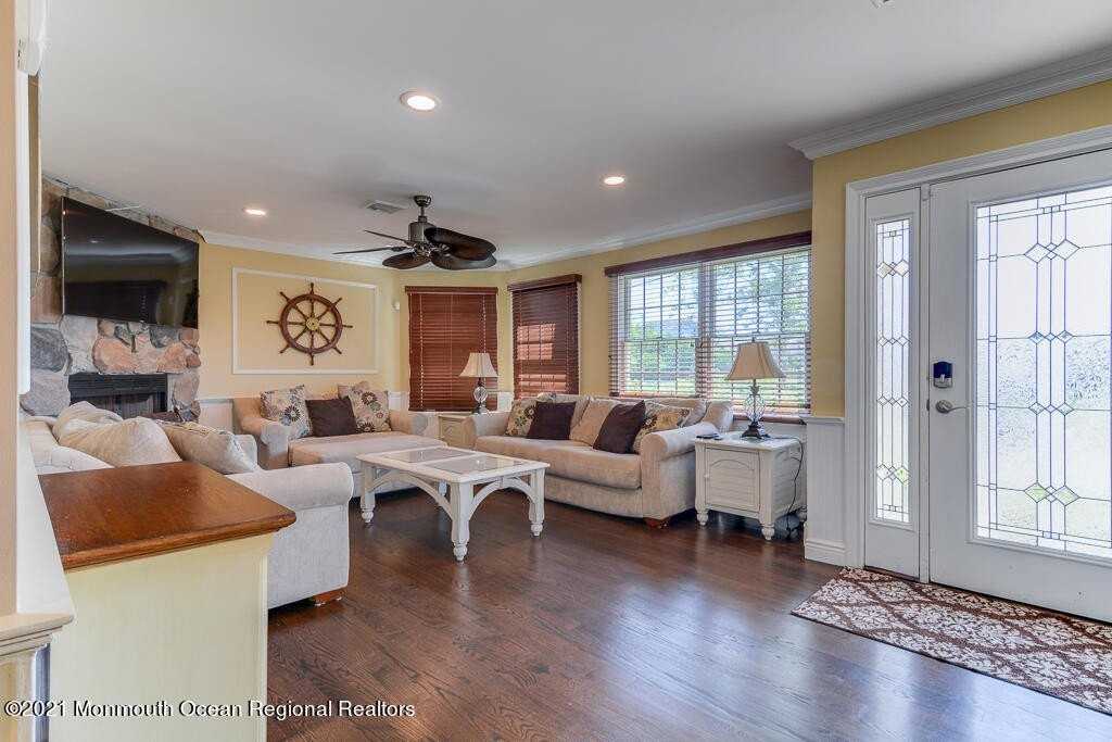 1603 Lake Ave - Photo 4 of 26