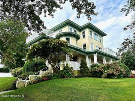 featured image of 1211 Grand Ave #301
