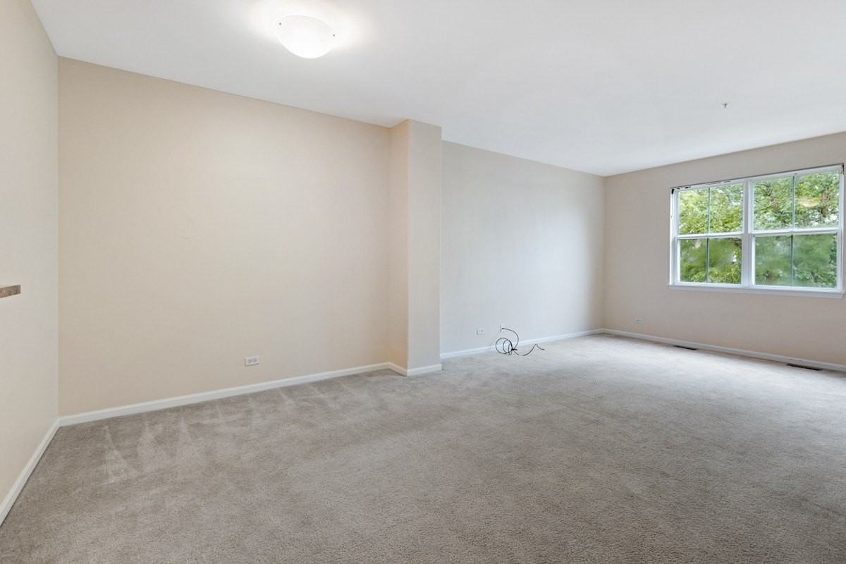106 Rosehall Dr - Photo 4 of 28