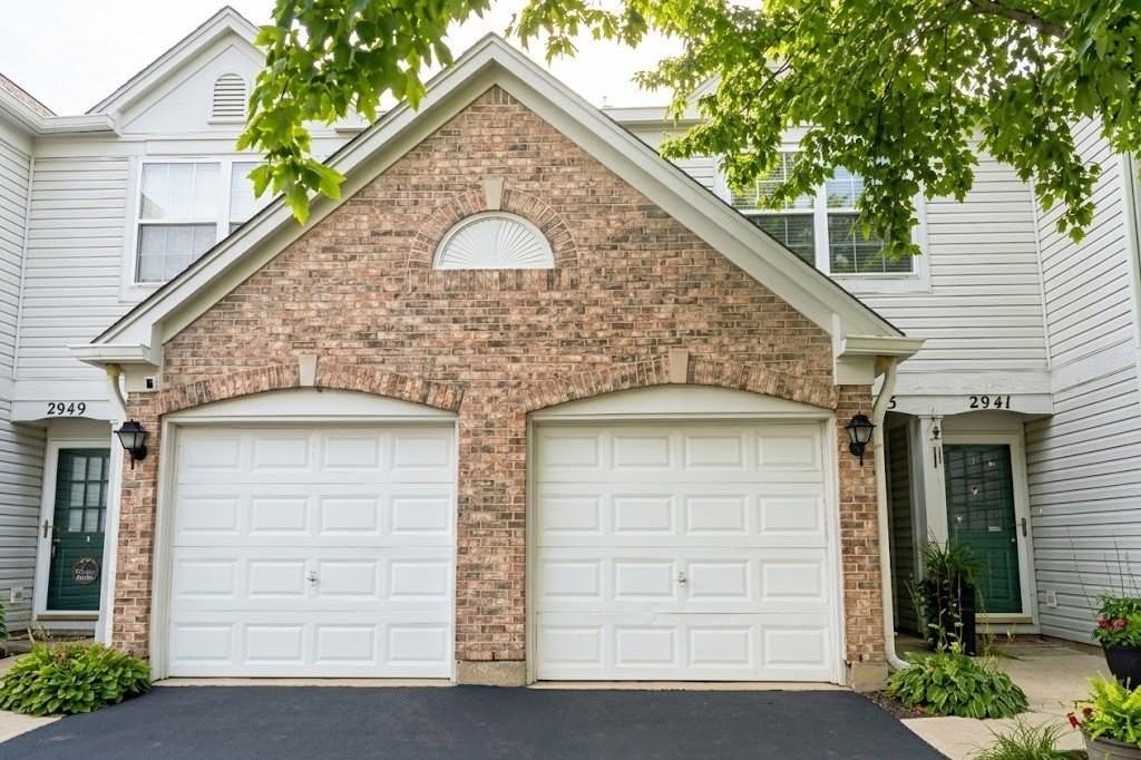 2943 Stonewater Dr #2943 - Photo 2 of 20