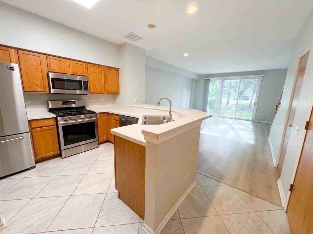 2943 Stonewater Dr #2943 - Photo 6 of 20