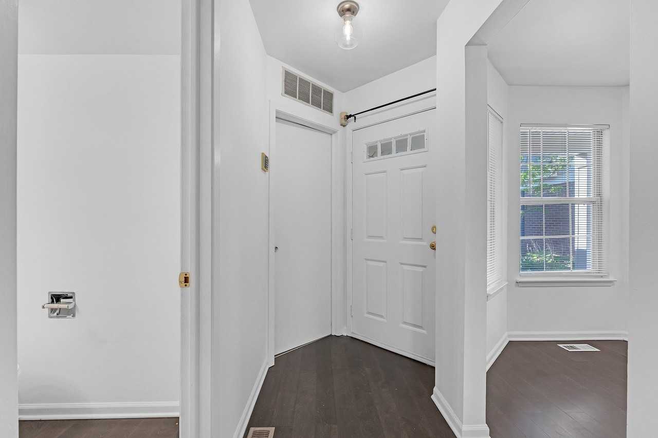 1239 S Wellington Ct #1239 - Photo 4 of 29