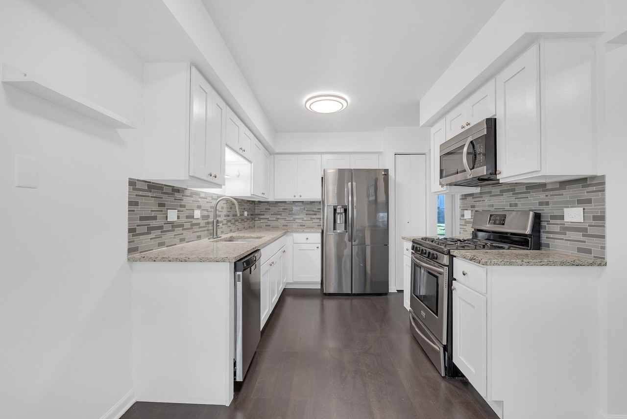 1239 S Wellington Ct #1239 - Photo 7 of 29