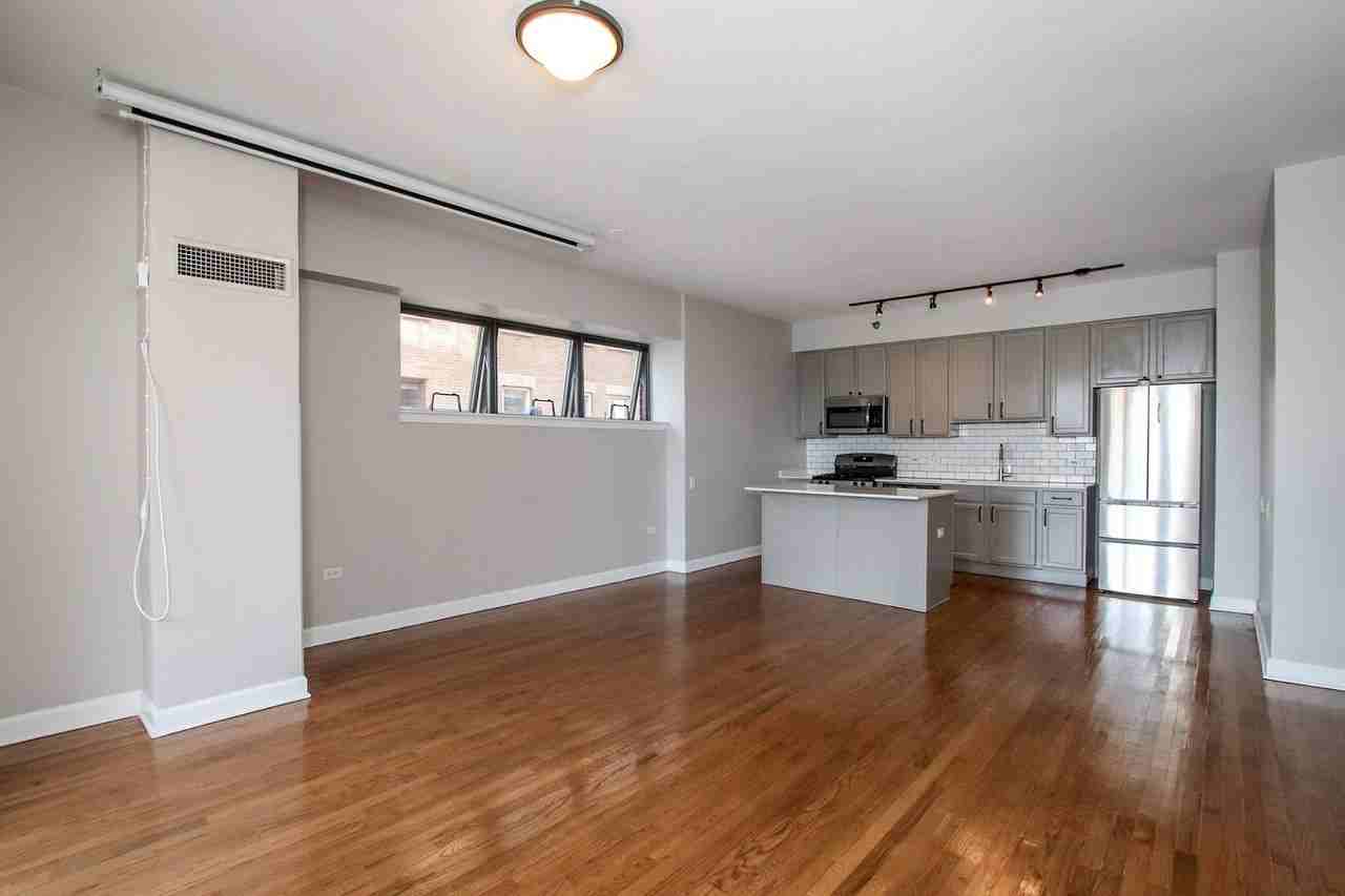 41 E 8th St #1403 - Photo 3 of 23