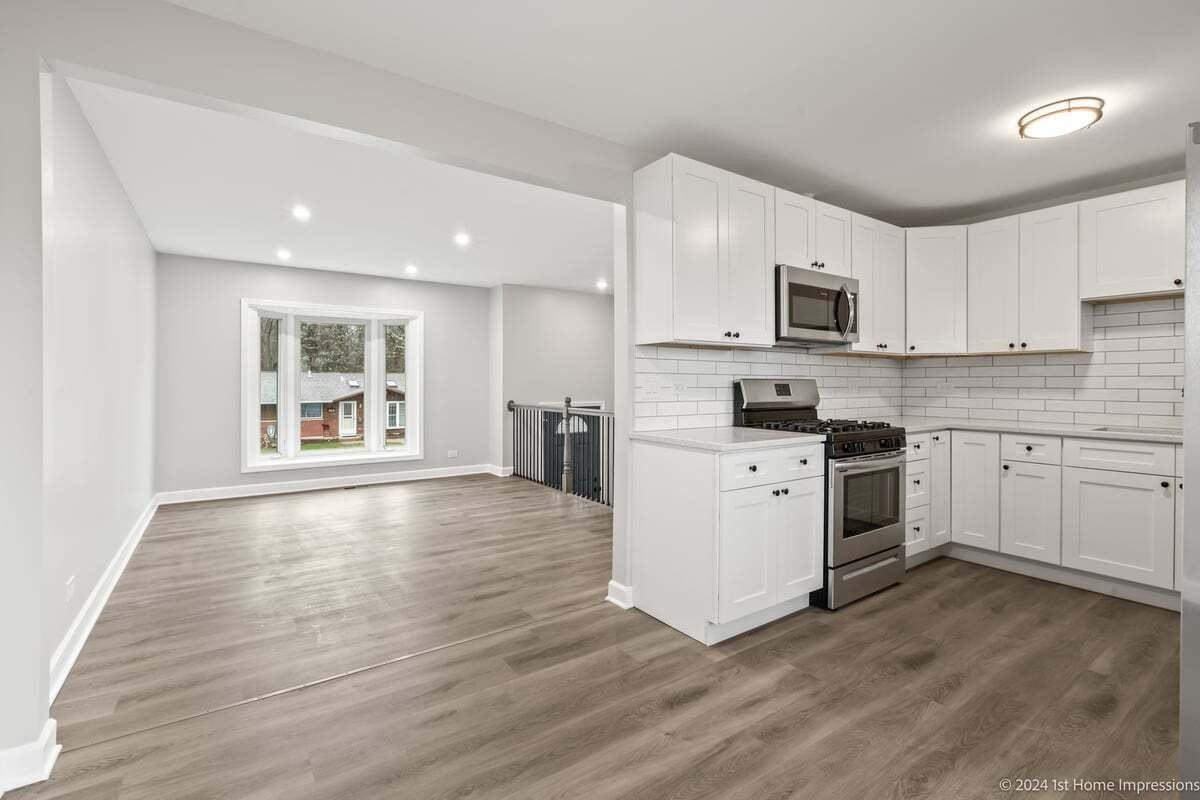 741 Yates Ave - Photo 4 of 15