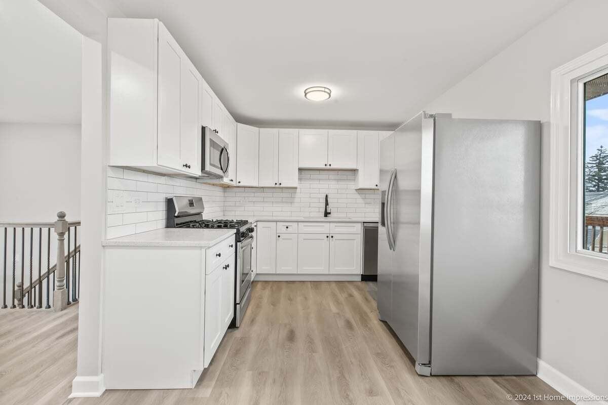 741 Yates Ave - Photo 5 of 15