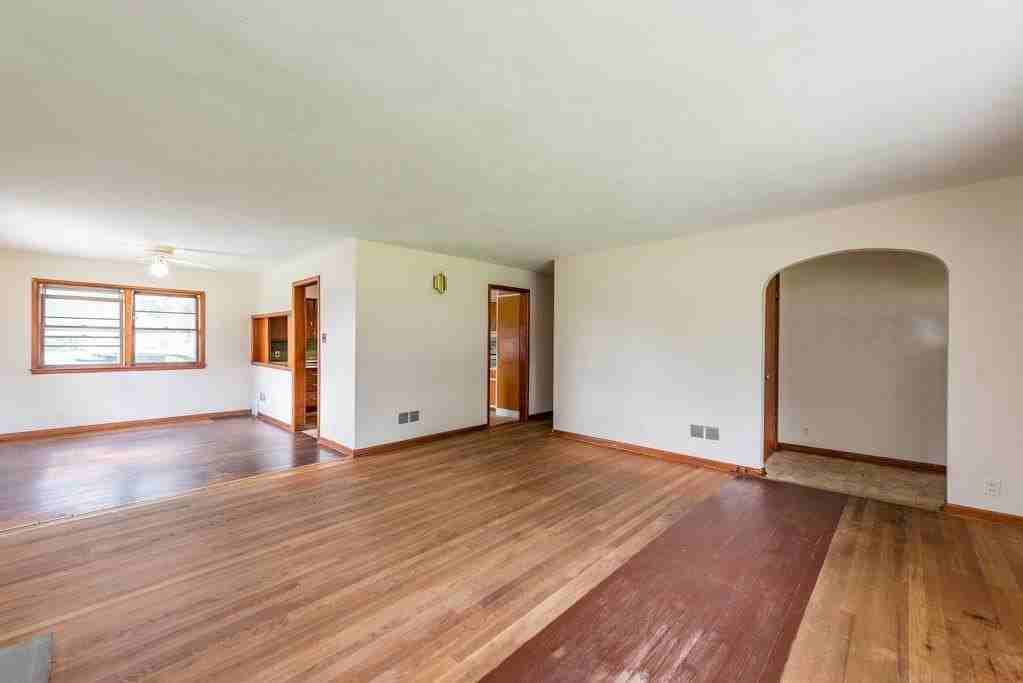 618 N Oplaine Rd - Photo 7 of 30