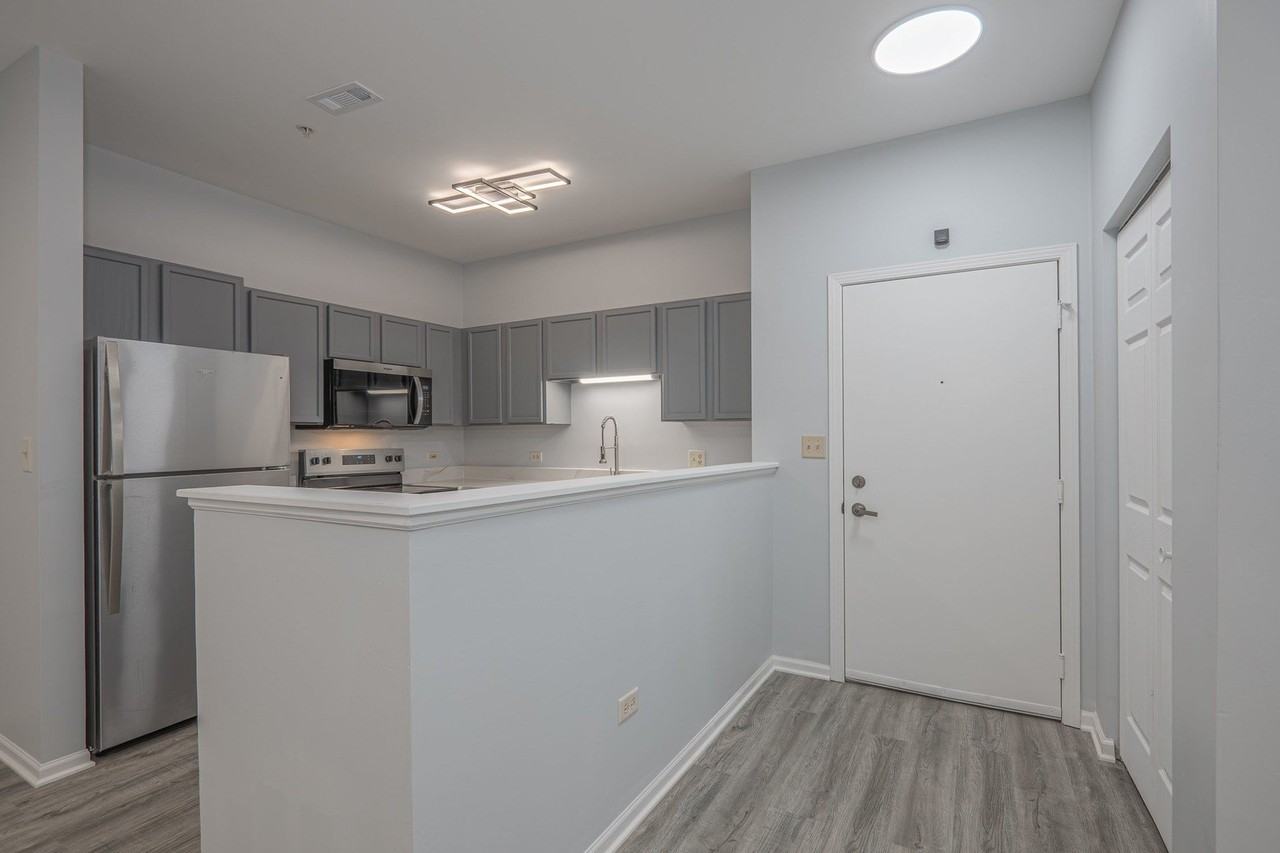 801 N Mclean Blvd #146 - Photo 2 of 39