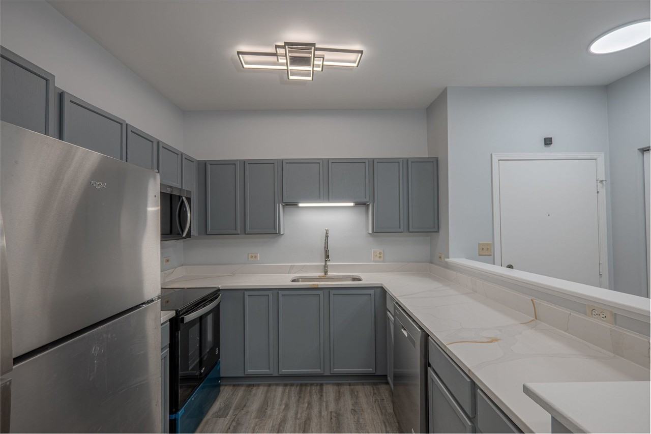 801 N Mclean Blvd #146 - Photo 3 of 39