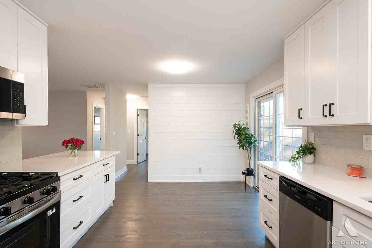 11550 Francis Rd - Photo 7 of 49