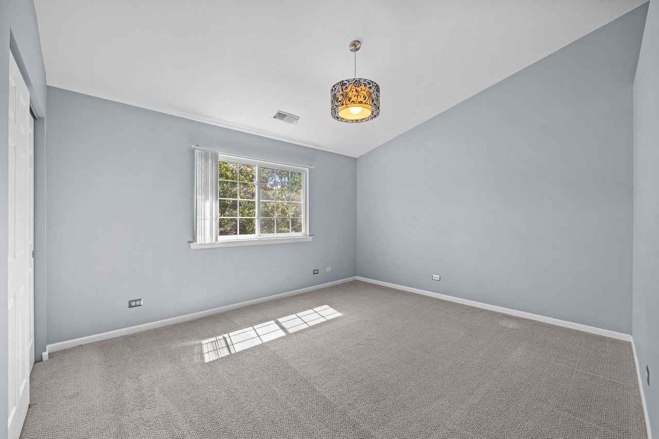 120 Polaris Dr - Photo 7 of 9