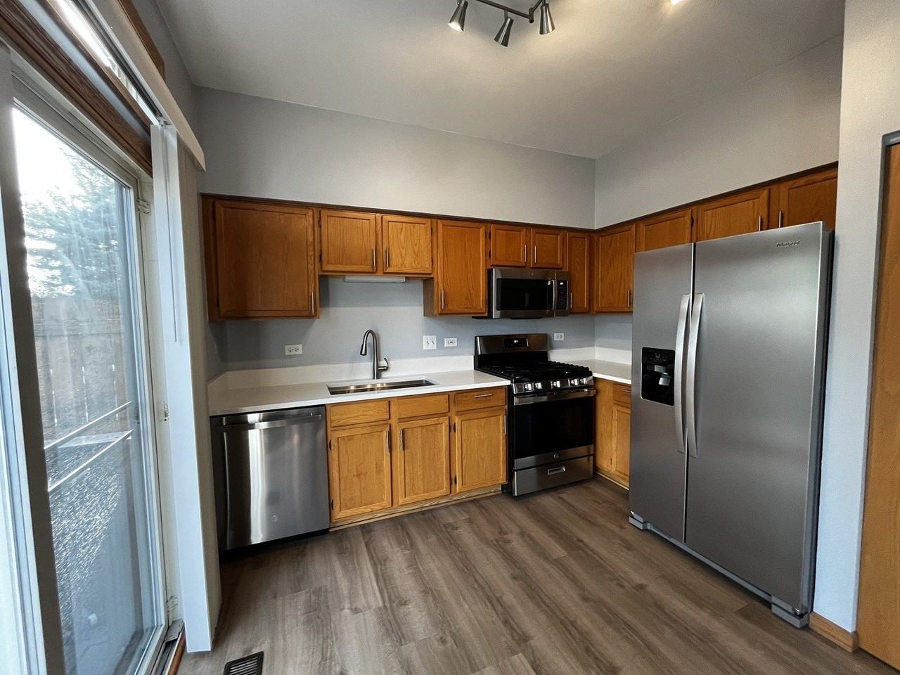 2828 Alameda Ct #2828 - Photo 4 of 19