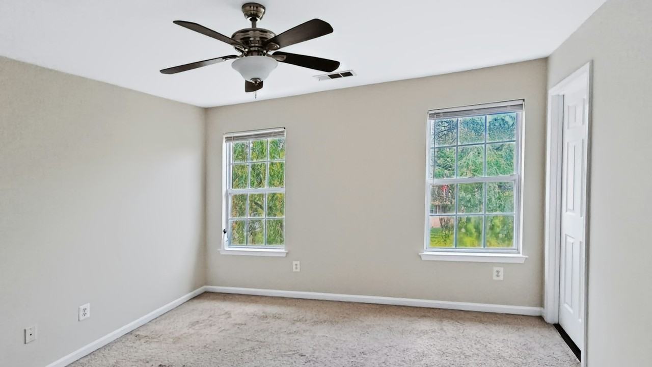 45504 Lakemont Square, Unit 1 - Photo 2 of 22