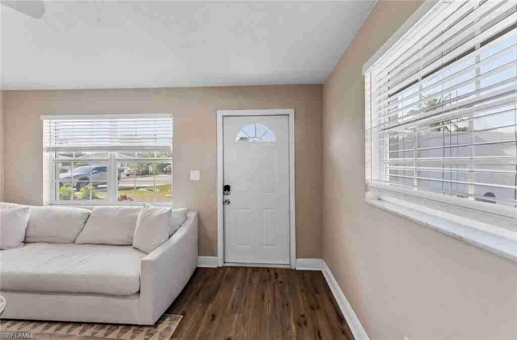4203 Rose Ave - Photo 3 of 20