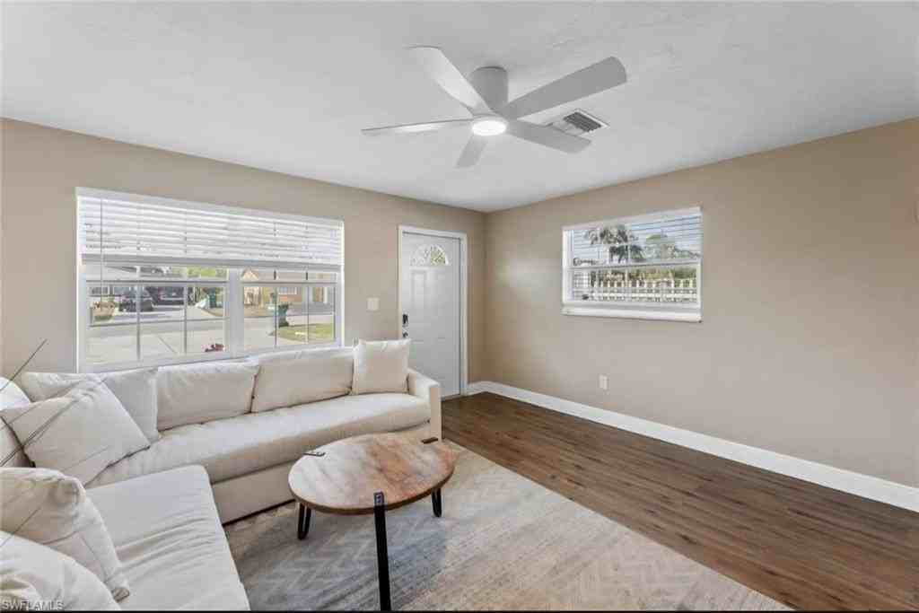 4203 Rose Ave - Photo 5 of 20