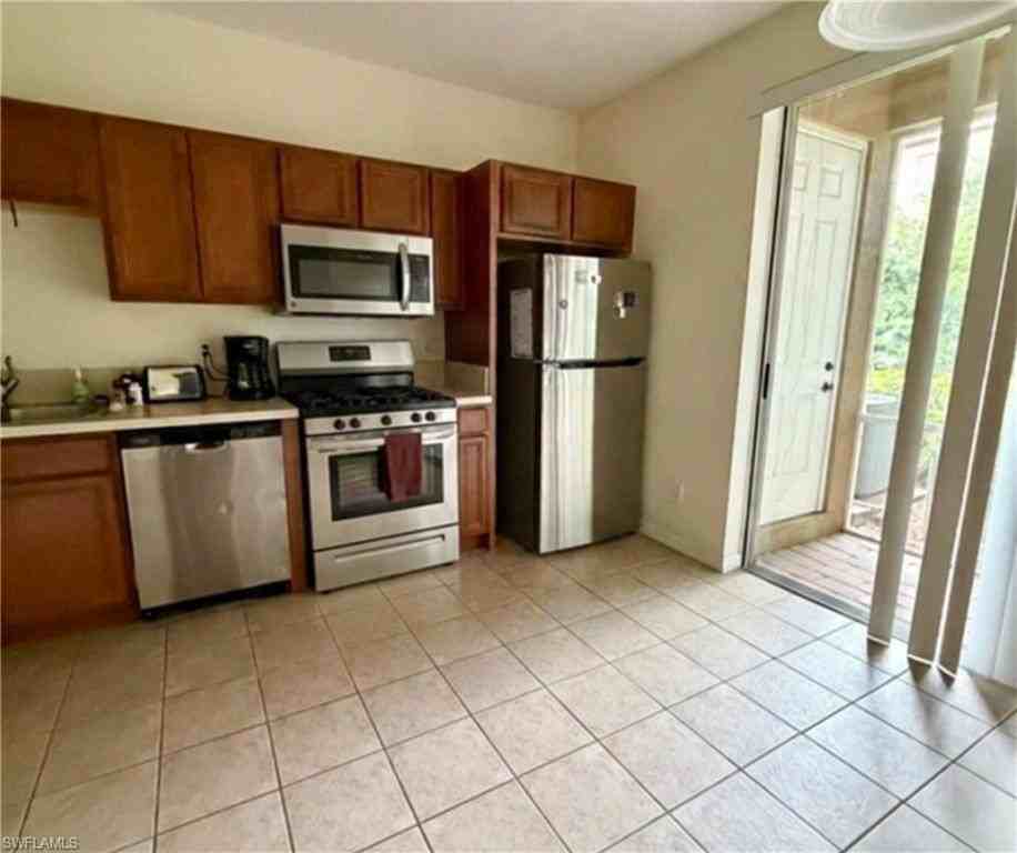 17533 Laurel Grove Ct - Photo 2 of 18