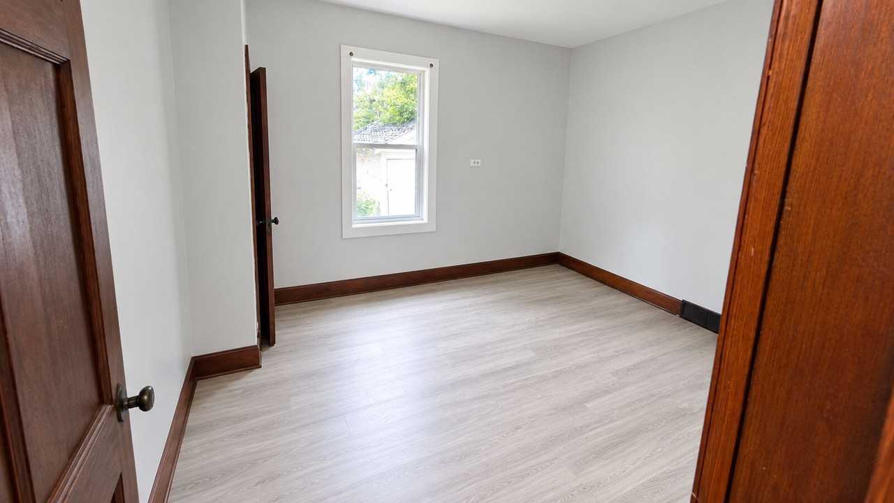 1507 1 St Ne - Photo 5 of 8