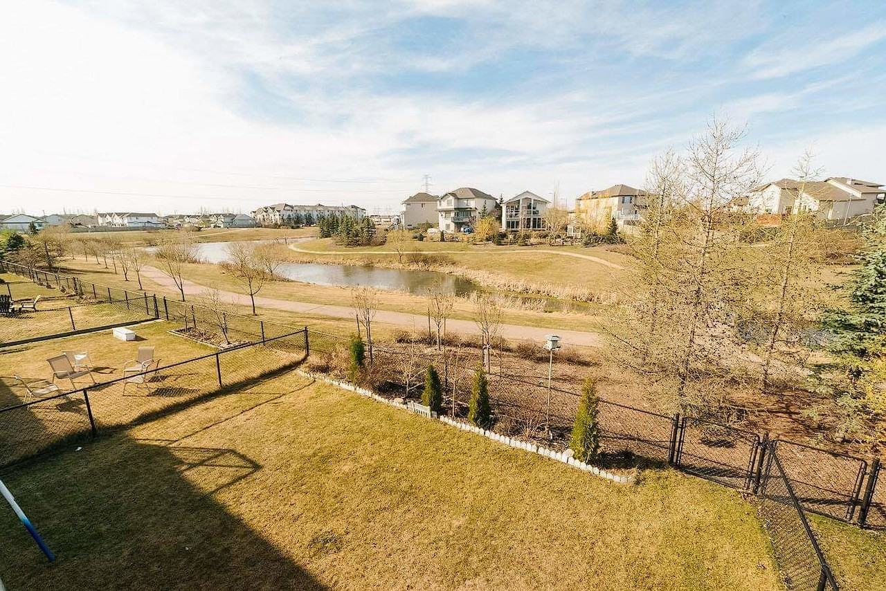 8524 6 Ave Sw - Photo 3 of 28