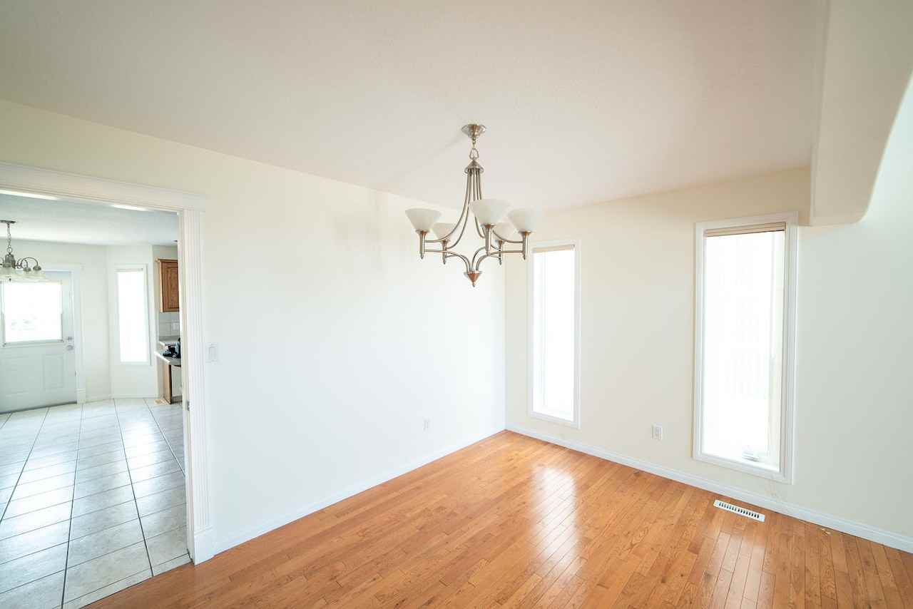 8524 6 Ave Sw - Photo 6 of 28