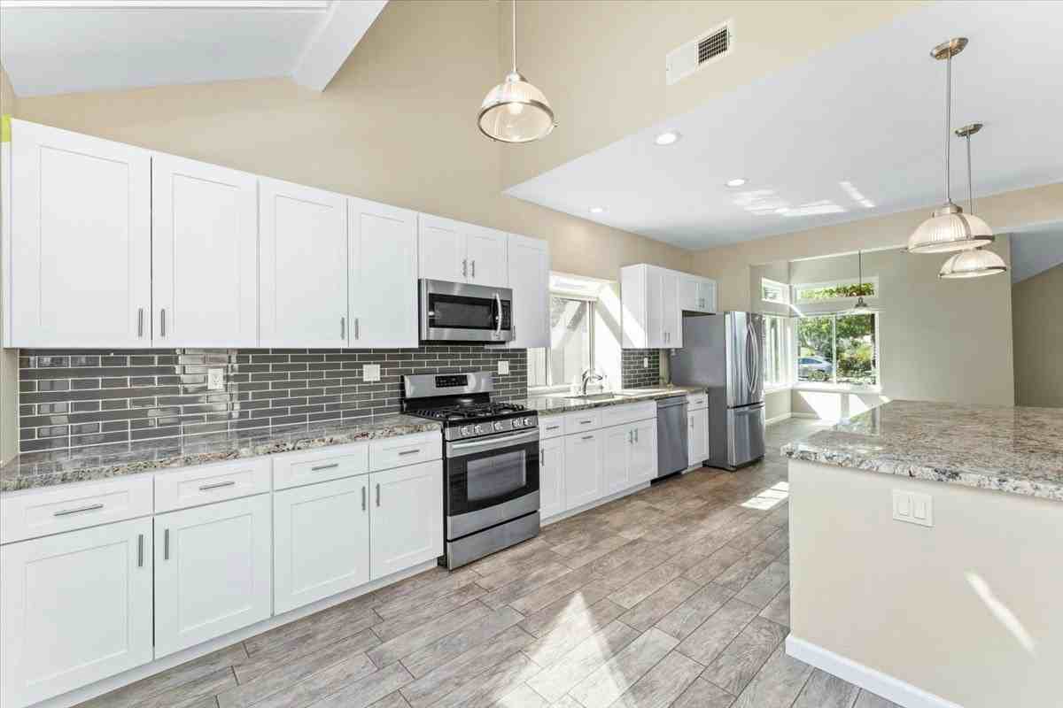 334 Moonstone Bay Drive - Photo 7 of 35