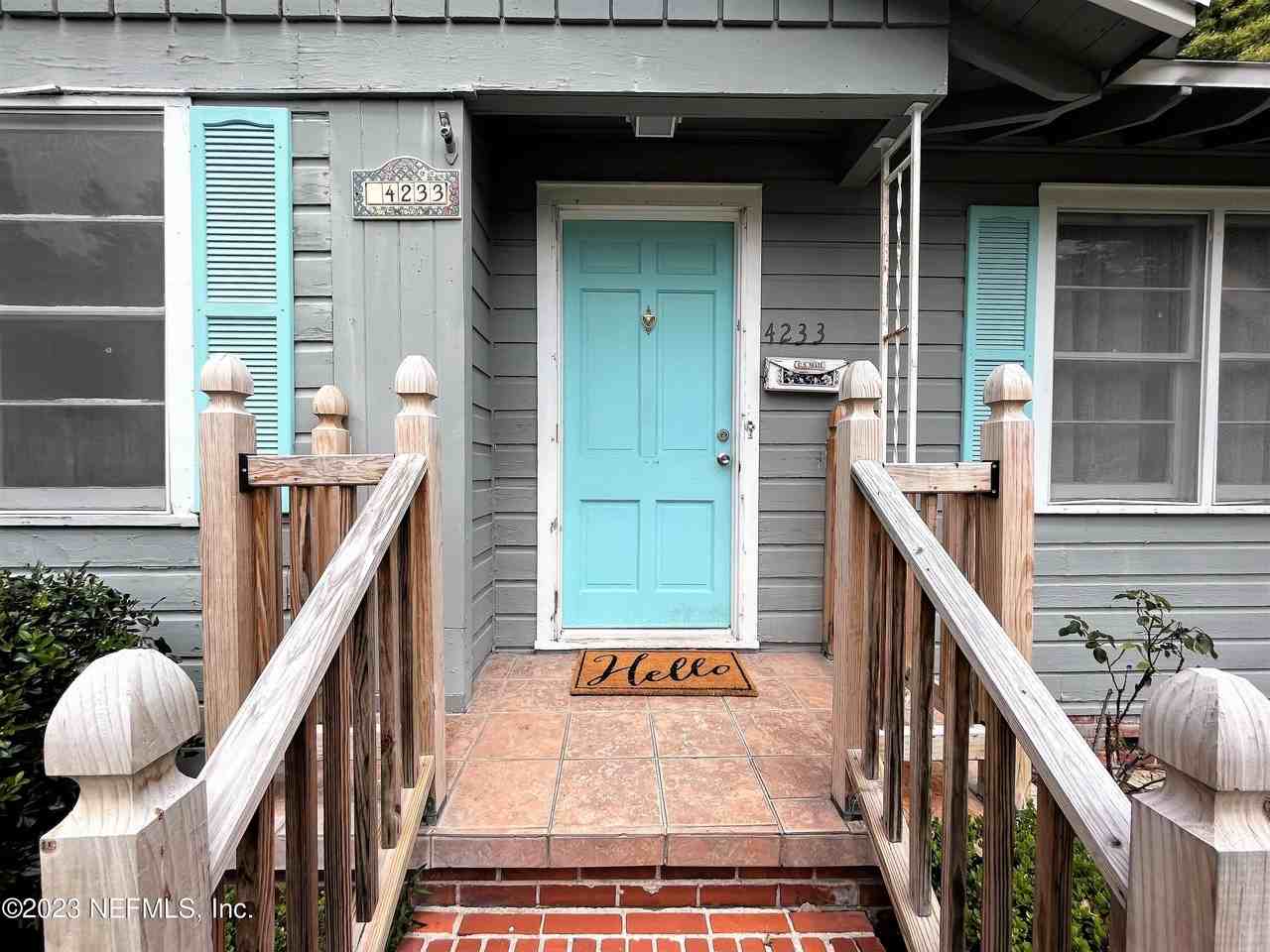 4233 Colonial Ave - Photo 2 of 32