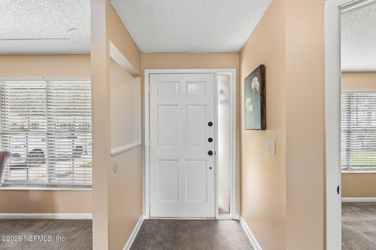 8364 Pointer Dr N - Photo 6 of 36