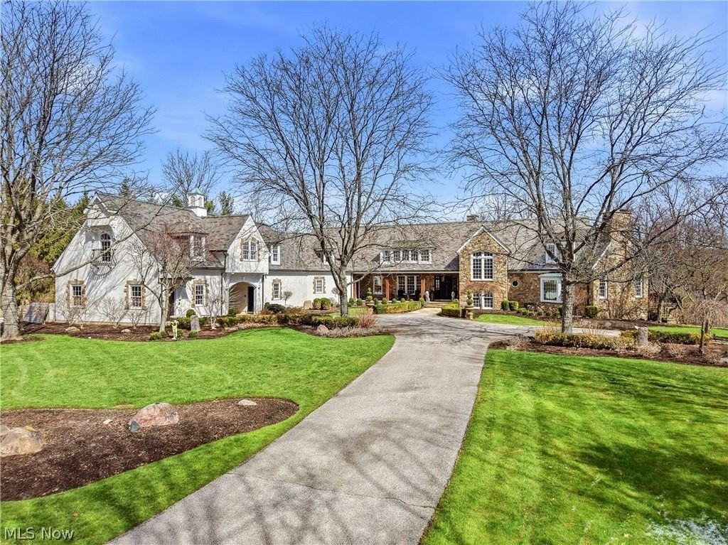 809 Village Trl