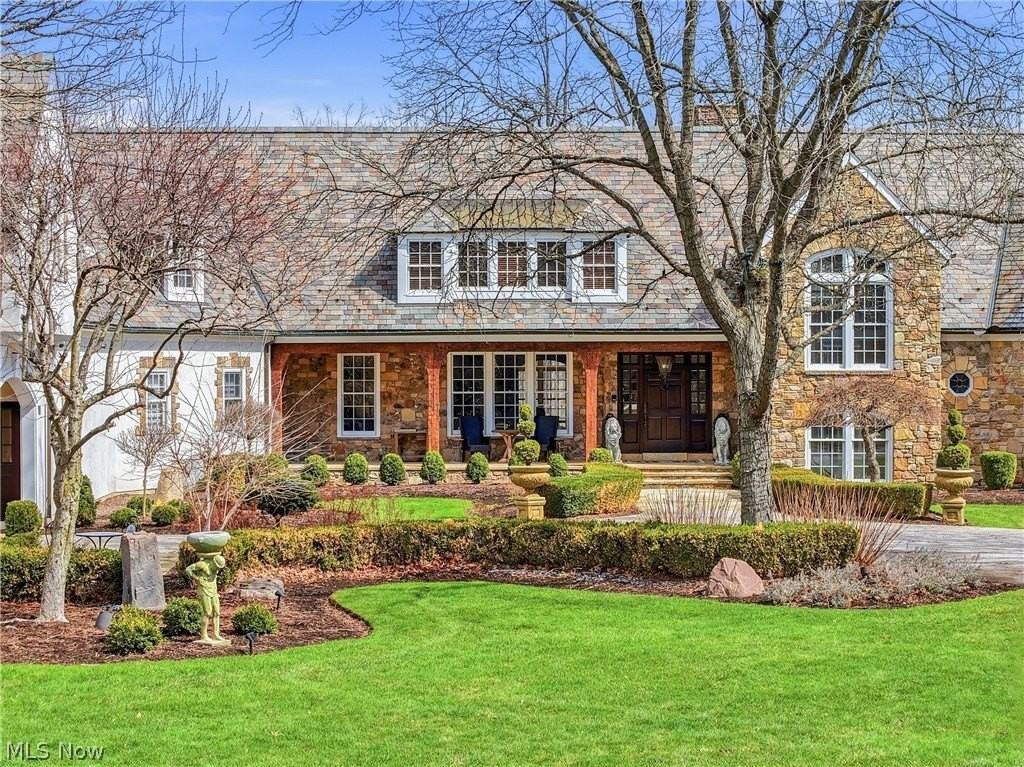809 Village Trl - Photo 3 of 50
