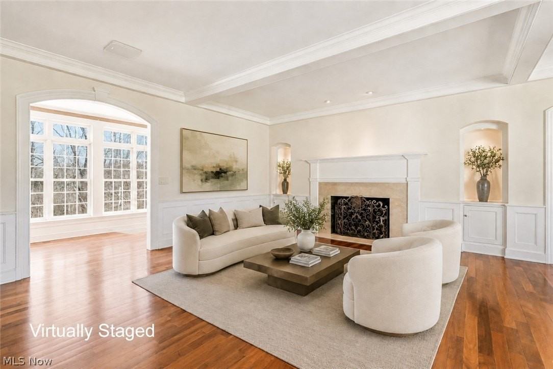 809 Village Trl - Photo 4 of 50