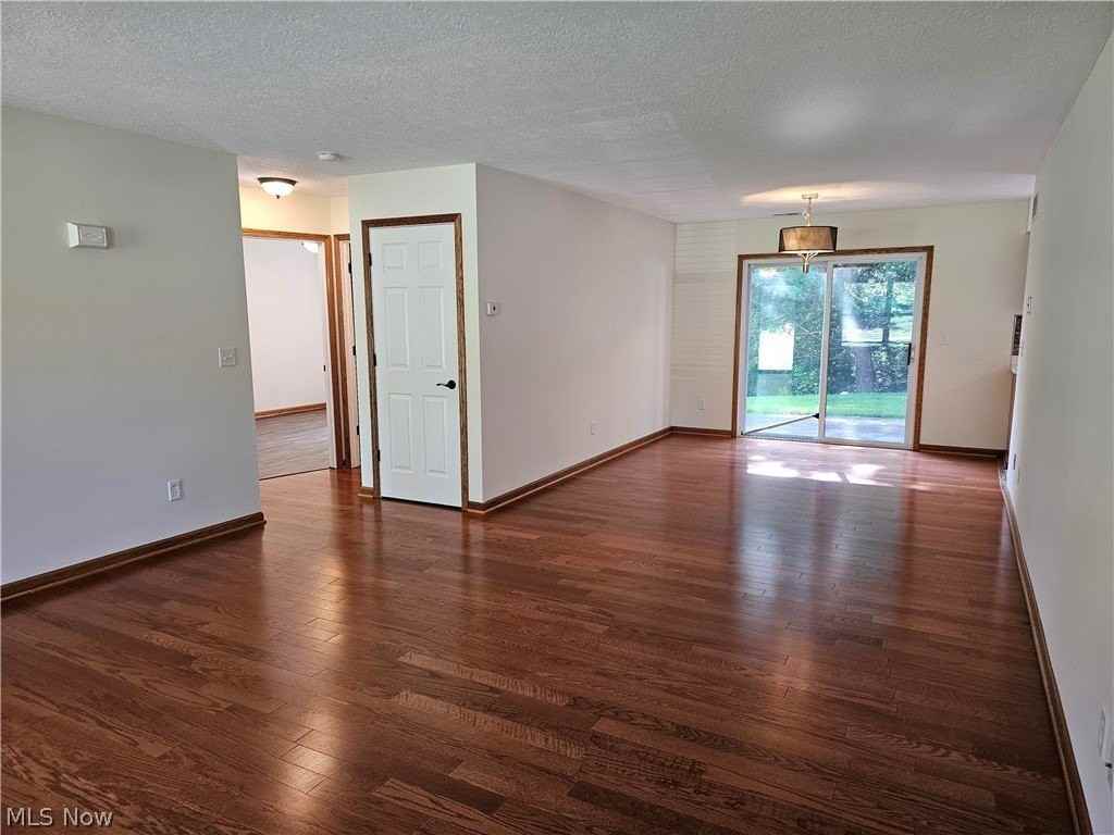 470 Pheasant Run - Photo 6 of 14